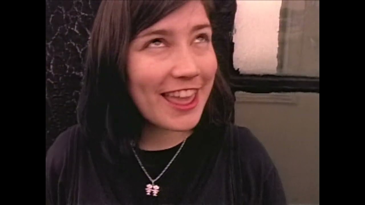 在 YouTube 上观看 cub - Nicolas Bragg (Official Video) 在 YouTube 上观看 cub - Nicolas Bragg (Official Video)