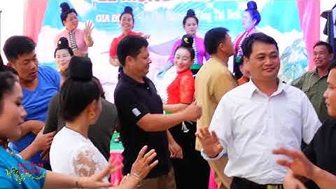 Dân tộc Thái múa Lào mừng lễ tân gia