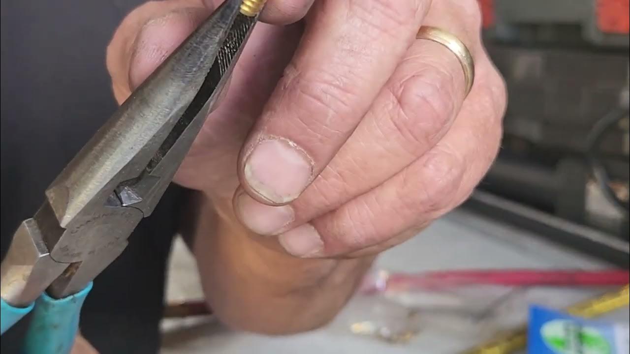 fixing refrigeration hoses. replacing gaskets refrigeration gauges