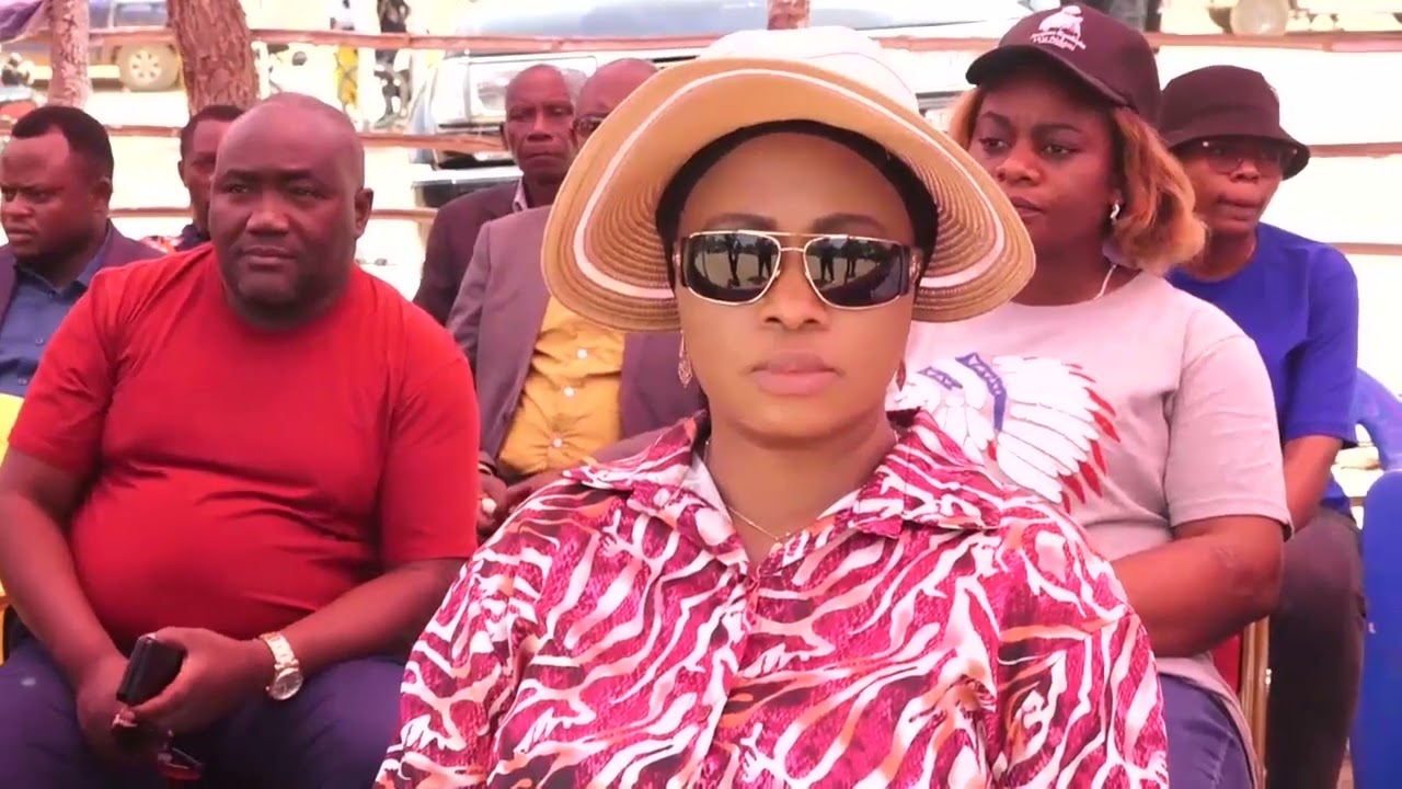 Jacques K inspecte les travaux de la route sakania lonshi et de l'entreprise minière Sabwe Mining