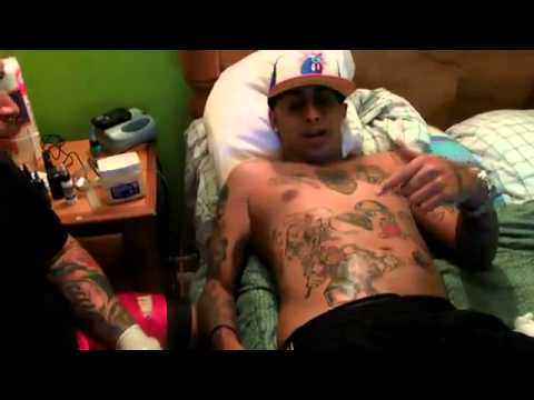 Ñengo Flow Tattoo Del Joker - YouTube