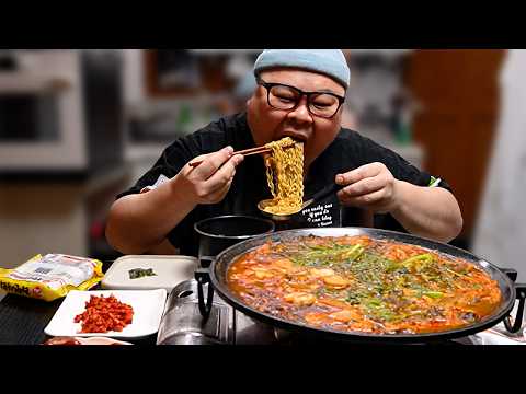 술안주로도 해장으로도 완벽│Squid <strong>Sundae</strong>&amp;beef tripe stew Mukbang Eatingshow