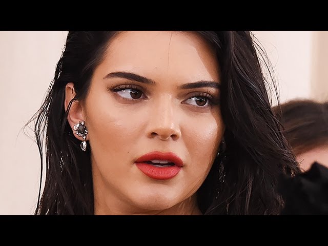 Kendall Jenner Protects Bella Hadid From Selena Gomez The Weeknd Youtube