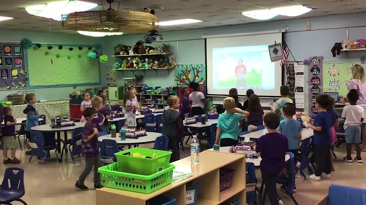 Hopkins Kinders sing Im Going to Make this an Awes...