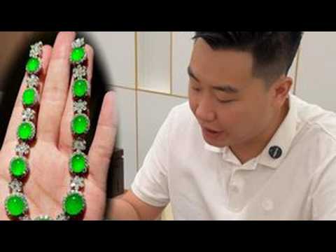 Stunning! This Full-Green Jadeite Necklace Is the Ultimate Jewelry
