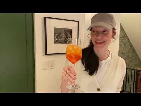 How to Prep an Aperol Spritz