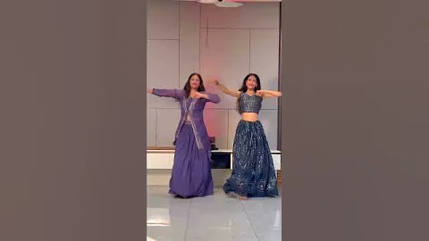 Desi Girl | Easy Dance Steps | YuktaPalak |Dostana #dance  #desigirldance #trending #viral #ytshorts thumbnail