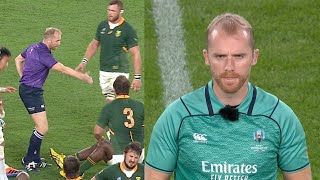 What makes Wayne Barnes such a unique referee in rugby
