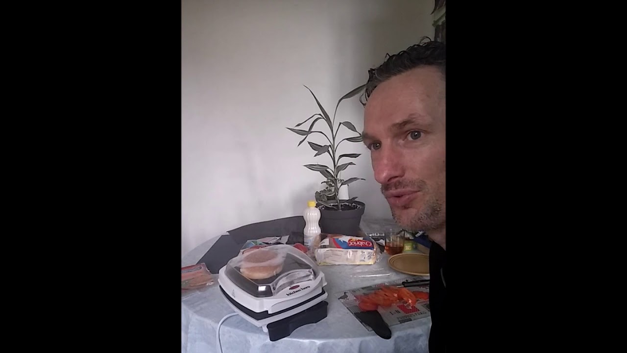 démo et test  de l'appareil a faire les hamburger de chez action