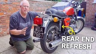 Budget Triumph Bonneville Gets a Classic Makeover | T140 Girling Rear Shocks & New Rack |  05