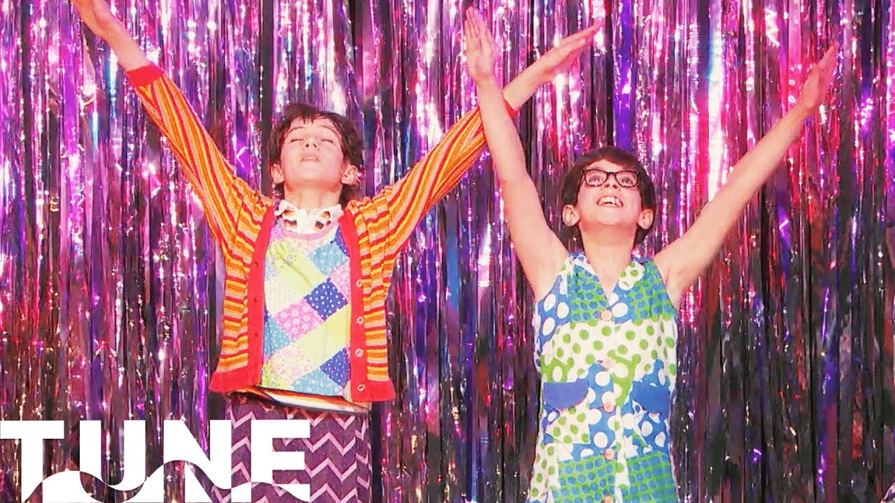 Expressing Yourself | Billy Elliot the Musical Live | TUNE