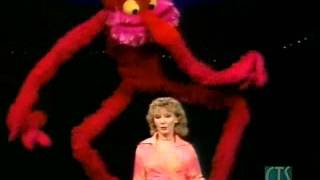 Video thumbnail of "Muppets - Petula Clark - The Boy from Ipanema"