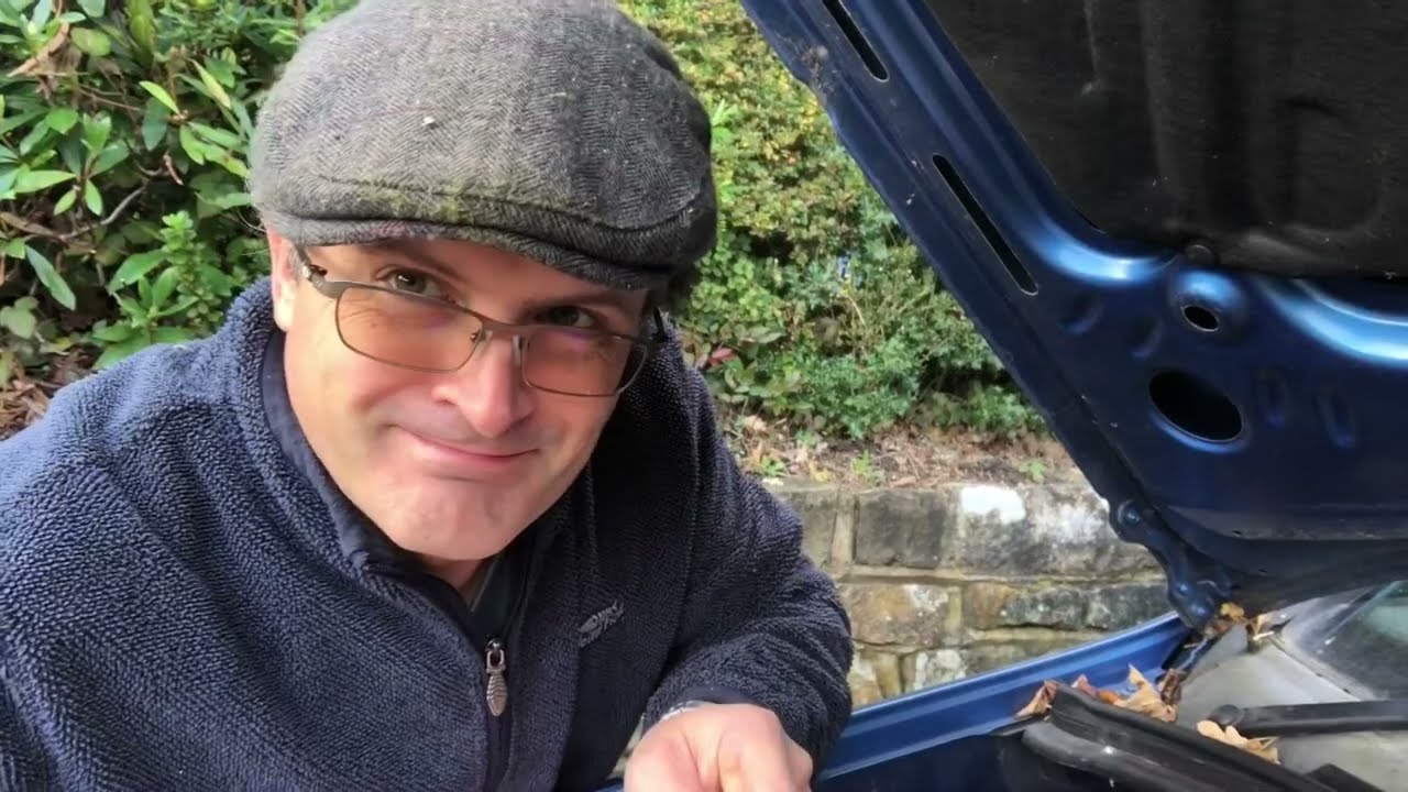 Проверка уровня жидкости в автоматической коробке передач на Mercedes-Benz SLK R170. Видео 34. Во...