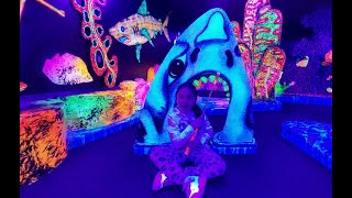 PUTTING EDGE MINI GOLF | LAUGH WITH LIANA