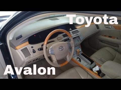 Video: Hvordan tager man baghøjttalerne ud af en Toyota Avalon?