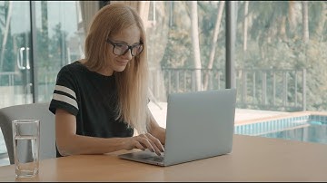 How TurboTax Live Works - TurboTax Video Demo