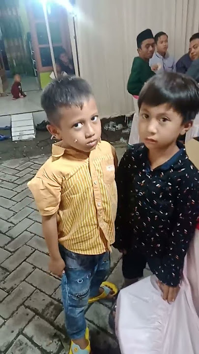 anak kecil berkelahi rebutan jajan