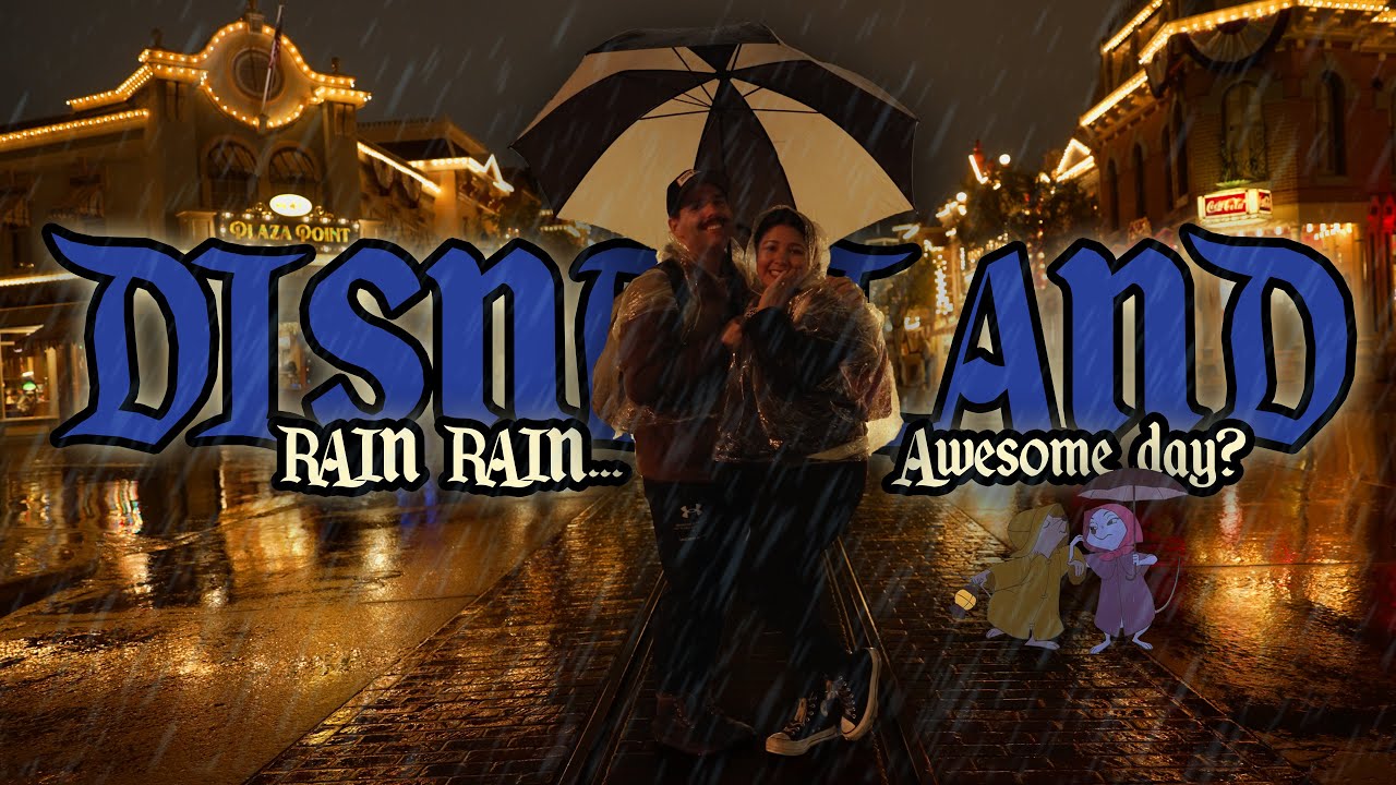 RAINY DAY DISNEYLAND ADVENTURE! ⛈ Fun or Awful? Shorter Wait Times?