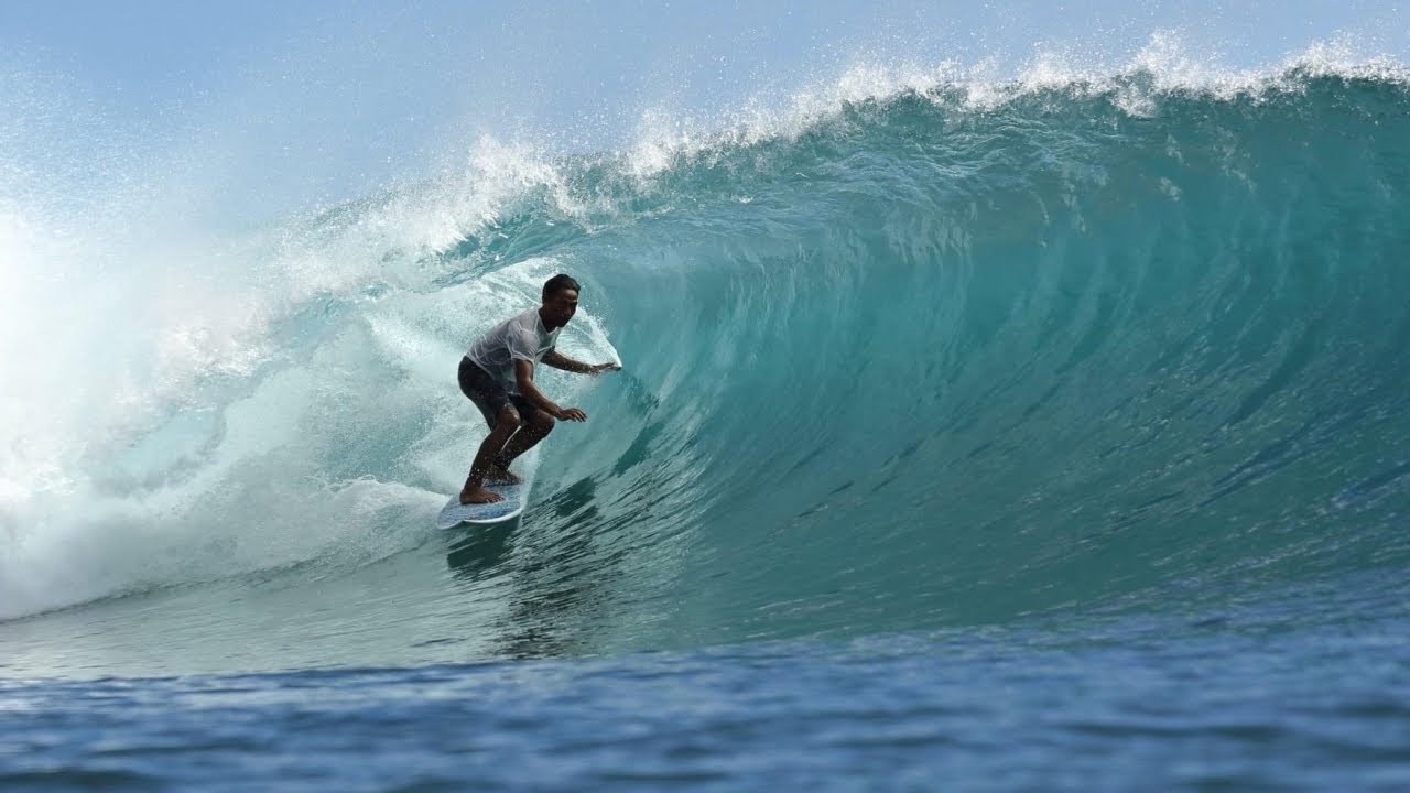 Surfing Big Barrels at Racetrack in Uluwatu YouTube