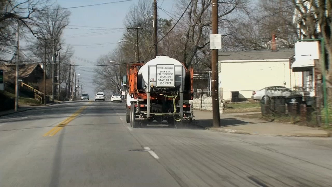 Road crews in Kentucky, Indiana preparing for Monday night snow - YouTube