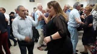 A U Sąsiada Tam, Kapela Gra