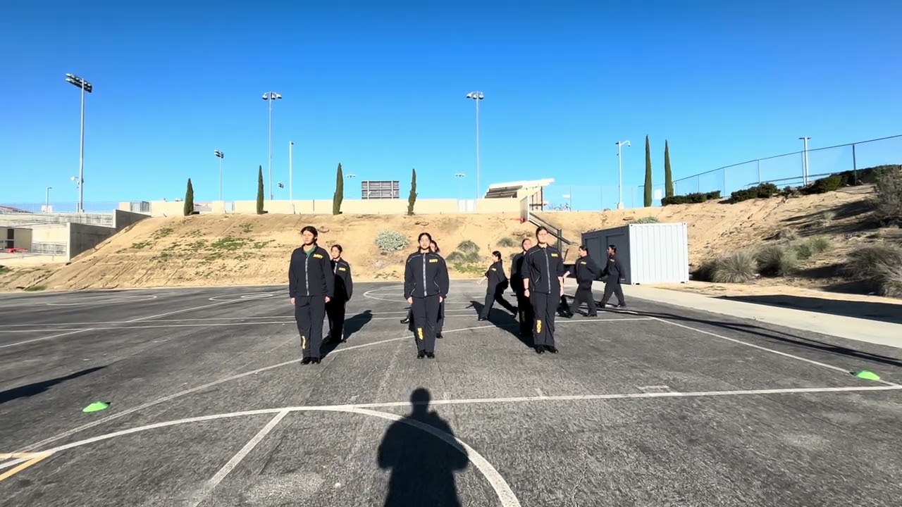 Unarmed Ex 1/10: Pre-chute and dress right dress