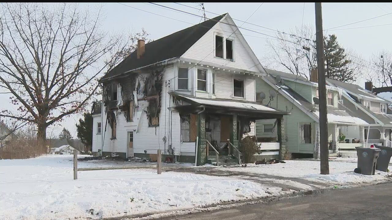 House fire breaks out on Youngstown's West Side, child facing ...