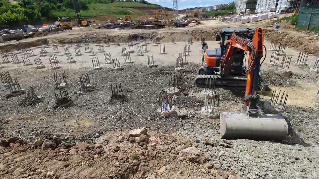 sunward digger excavator compactor terasamente facem si noi ceva astazi..spor 👍