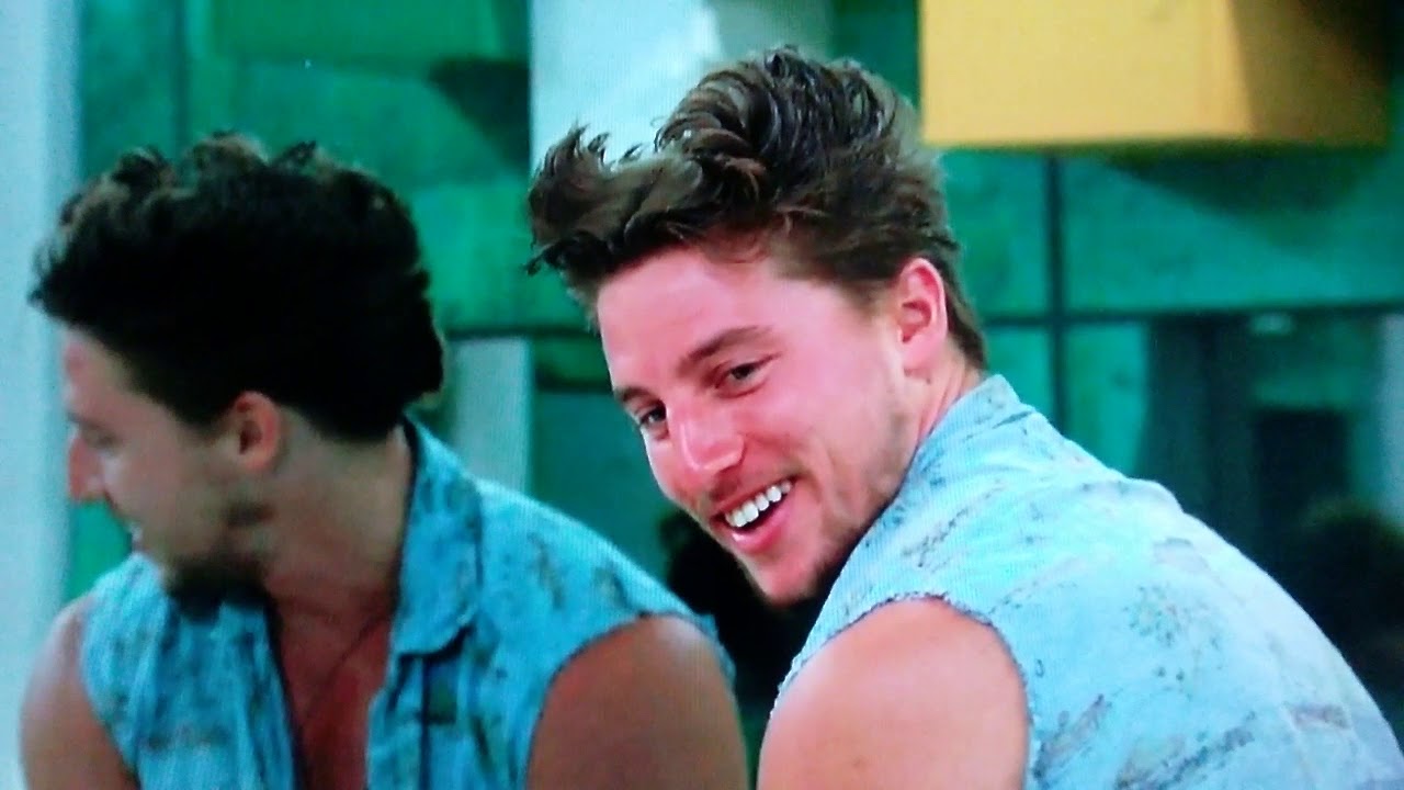 Sam Gives Brett a New Hairstyle - BIG BROTHER 20 Live Feeds
