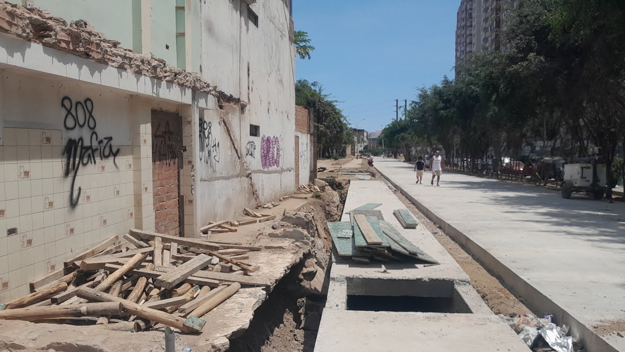 Es fin de semana y asi van los TRABAJOS EN LA AV. PASEO DE LA CASTELLANA en Surco.