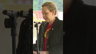 'Beaver nuggets, golden as the morn': a senator's Buc-ee's sonnet