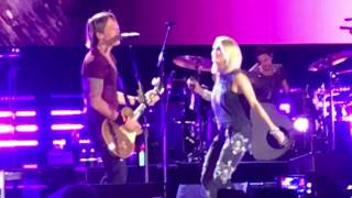 Keith Urban & Carrie Underwood -The Fighter (live)