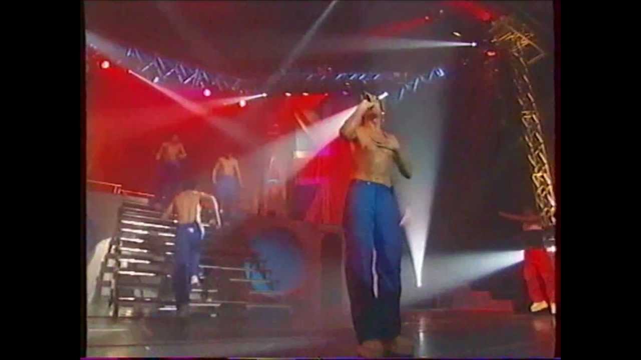 Worlds apart; future tour; Everlasting love et Je te donne.wmv