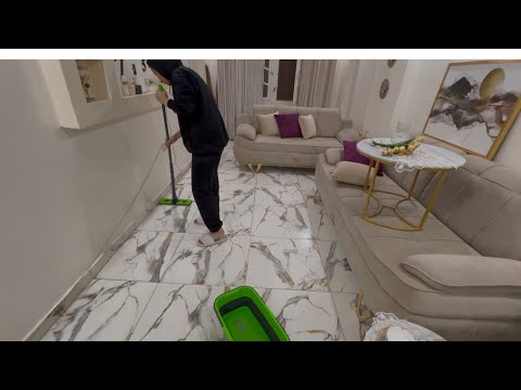 شكله قاصد يستقصدي كل مره ويعمل معايا الحوارات دي بس ع مين كان غيرو اشطر