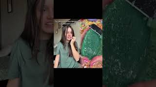 Та самая девочка прилетела с каменного века:
