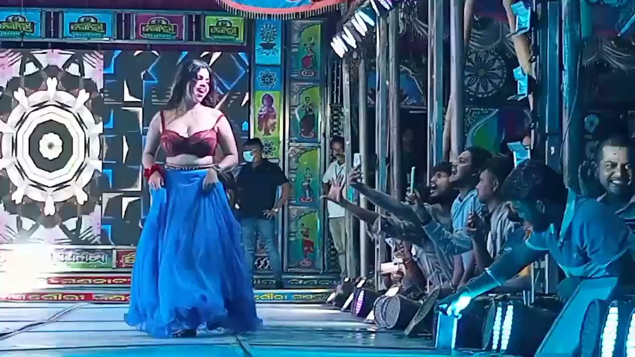 ସାହୁ ଭାଉଜ କୁ ଟାଣି ନେଲେ ଦର୍ଶକ। ପାନେ ପାଇଲା ସାହୁ ଭାଉଜ ତେଲକୋଇ ଗୌରୀ ଗଣନାଟ୍ୟ ଷ୍ଟେଜରେ  ##