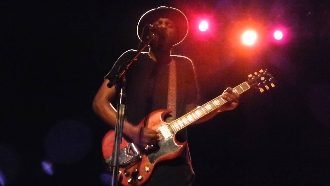 Gary Clark Jr. "Grinder" (live) Seattle, WA (041016) YouTube
