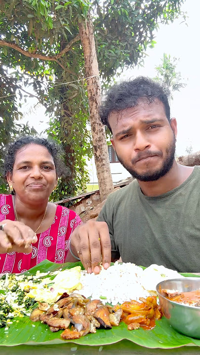 മുരിങ്ങയില തോരനും മുട്ട പൊരിച്ചതും കൂട്ടി ഒരു ഊണ് 🫴 #amma #mother