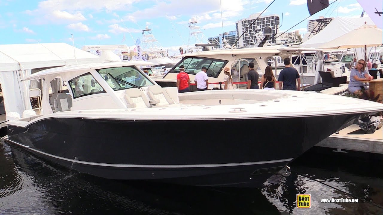 2022 Scout 425 LXF - Very Nice Center Console Boat!