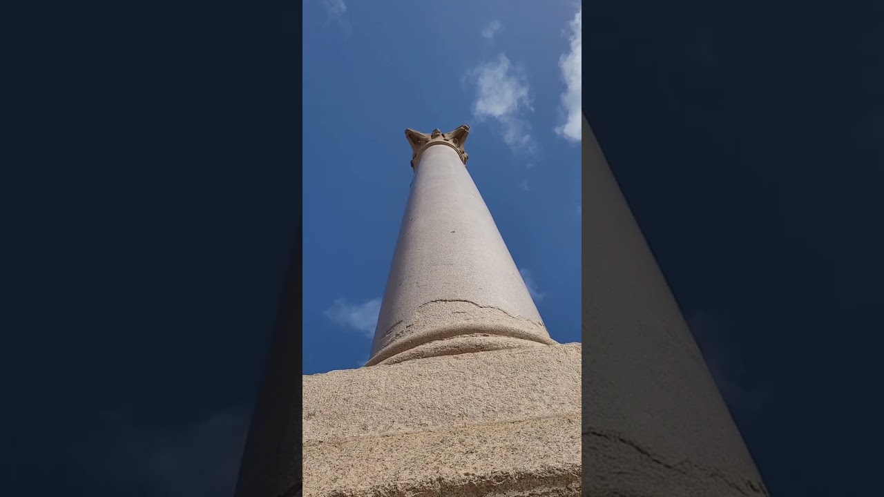 Египет,Александрия,город,колонна,руины,ноябрь 2022.