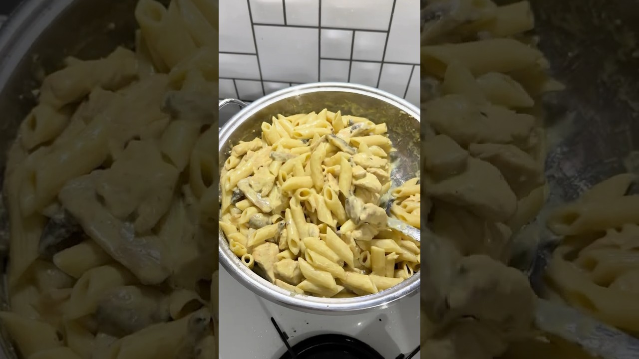 Köri soslu tavuklu makarna