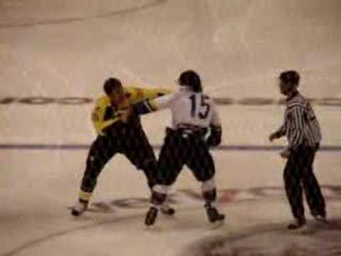 Providence Bruins @ Manchester Monarchs 10/06/07. Steve MacIntyre fights Kevin Westgarth in the 2nd Period.