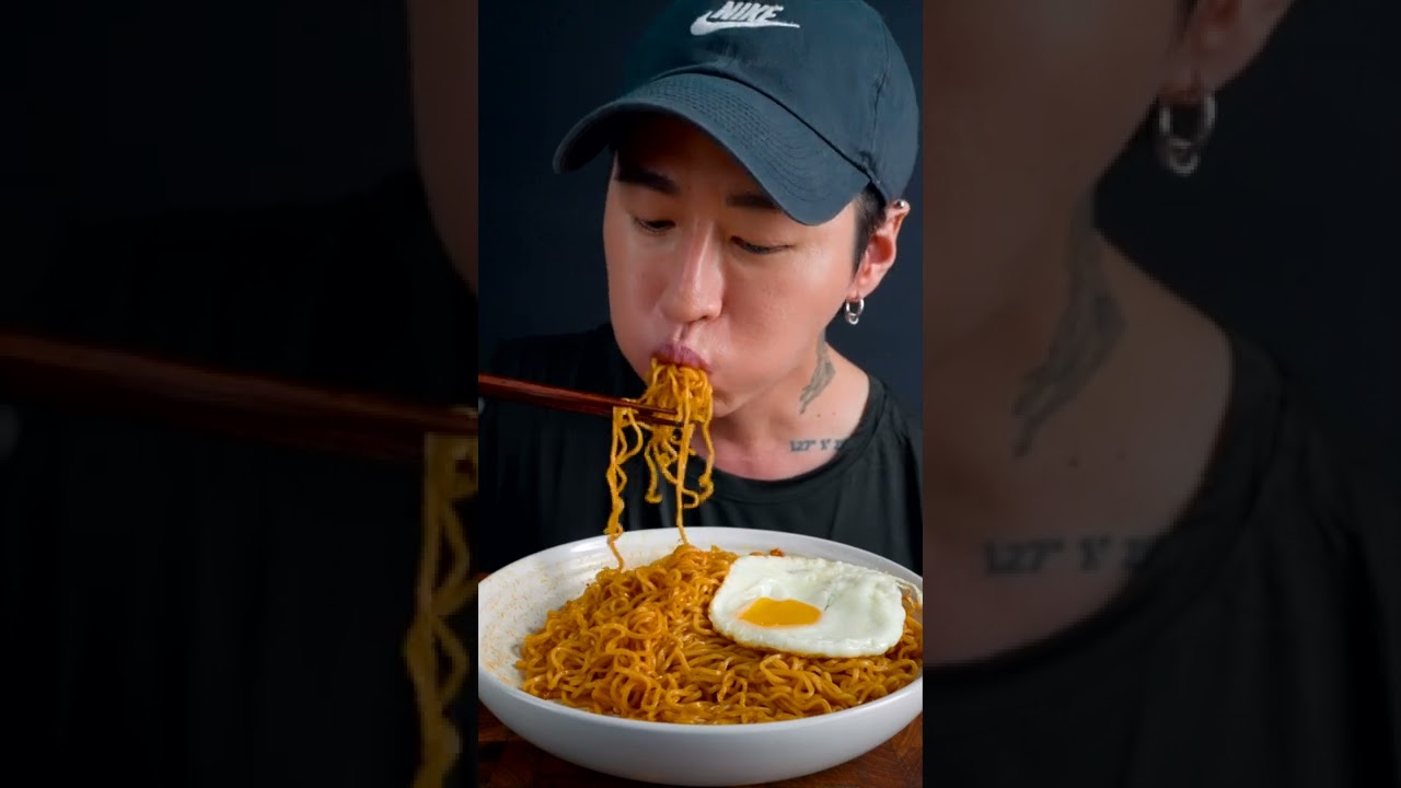 indomie mi goreng + egg
