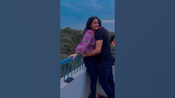 Shanmukh Jashwanth and Deepthi Sunaina Romantic Scene