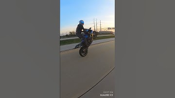 Yamaha r1 Wheelie #motorcycle #automobile #yamaha #r1 #ride #rider #enjoy #shortvideo #short #shorts
