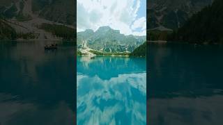 Imagine rowing on this lake with your loved one😍❤️