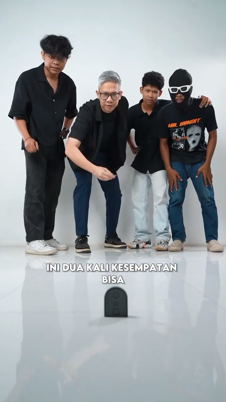 LEMPAR BATU BISEOKCHIGI SQUID GAME!!
