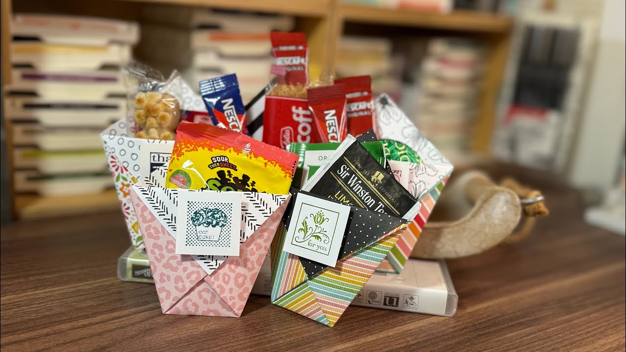 Day 22 in my Craft Room Clearout series making no glue paper pockets for gifting. 