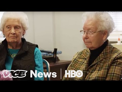 Alabama seniors say Roy Moore’s alleged actions were normal back then (HBO)