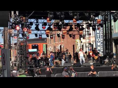 Boot Scoot & Boogie - Midland and Brooks & Dunn CMT Crossroads 6.4.19